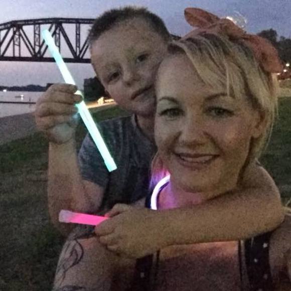 Meet your Posher, Roxanne - Picture 1 of 1